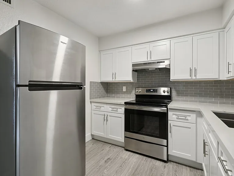 Copper Canyon Apartments — Photo 32