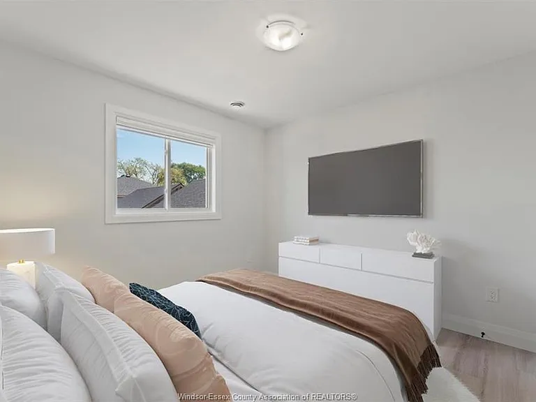 1844 Meighen Rd #2 — Photo 9
