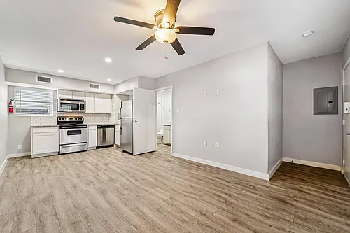 2807 Beauchamp St Photo 1