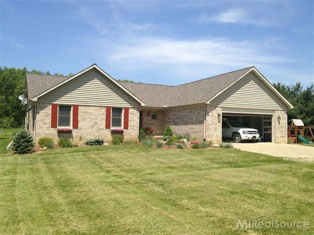4799 Hough Rd photo 1