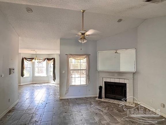 3rd image of 2105 Tucson Ave