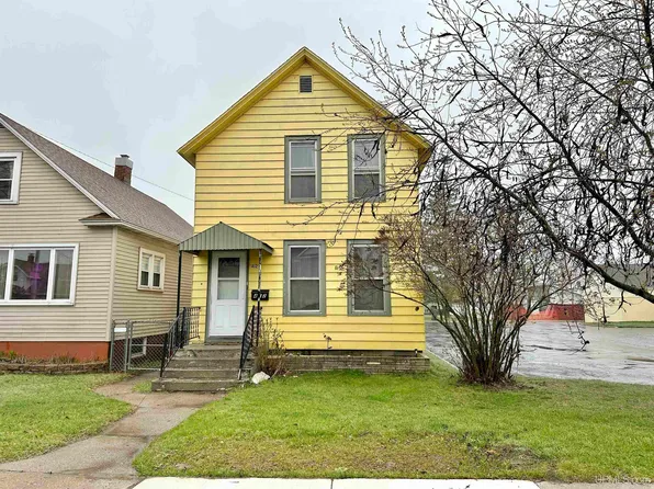 412 S 10th St, Escanaba, MI 49829