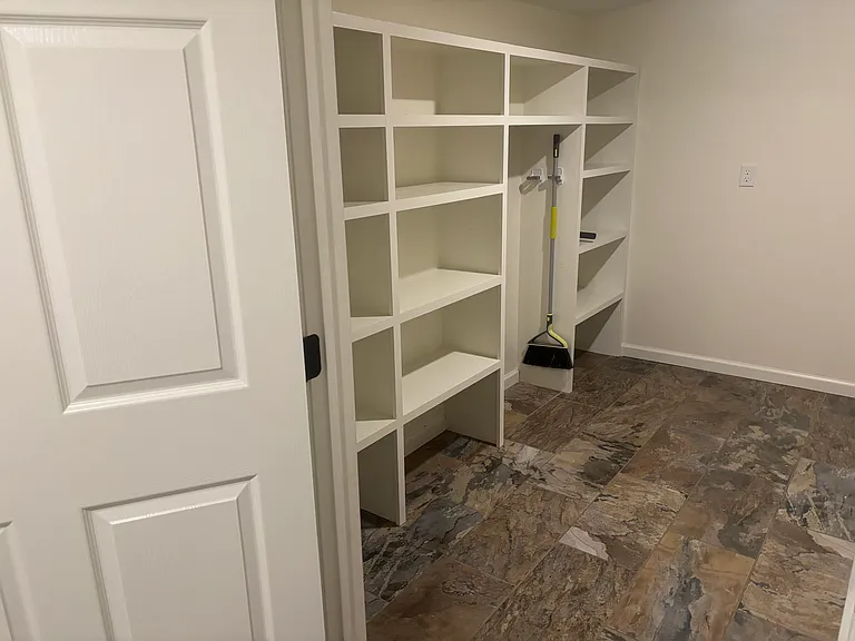 1810 Chatham Dr — Photo 6