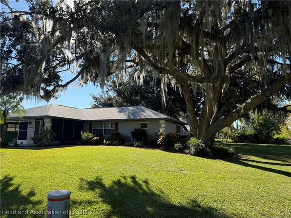 1002 Peachtree Dr, Lake Placid, FL 33852