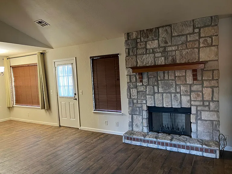 3603 Canterbury Ave — Photo 5
