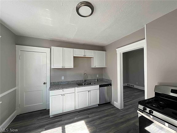 2nd image of 2211 W 103rd St