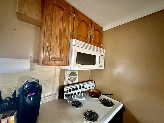 5th image of 2705 Saint Vincents Ave #44