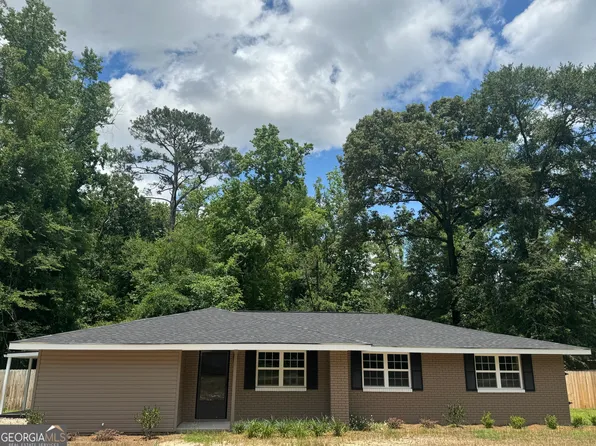 228 Hobbins Dr, Dublin, GA 31021