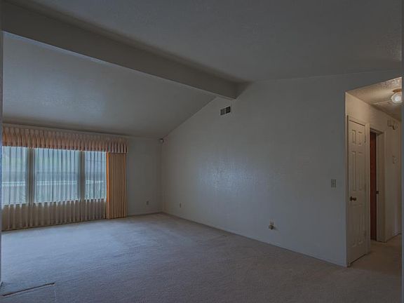 3rd image of 270 Woodside Ct