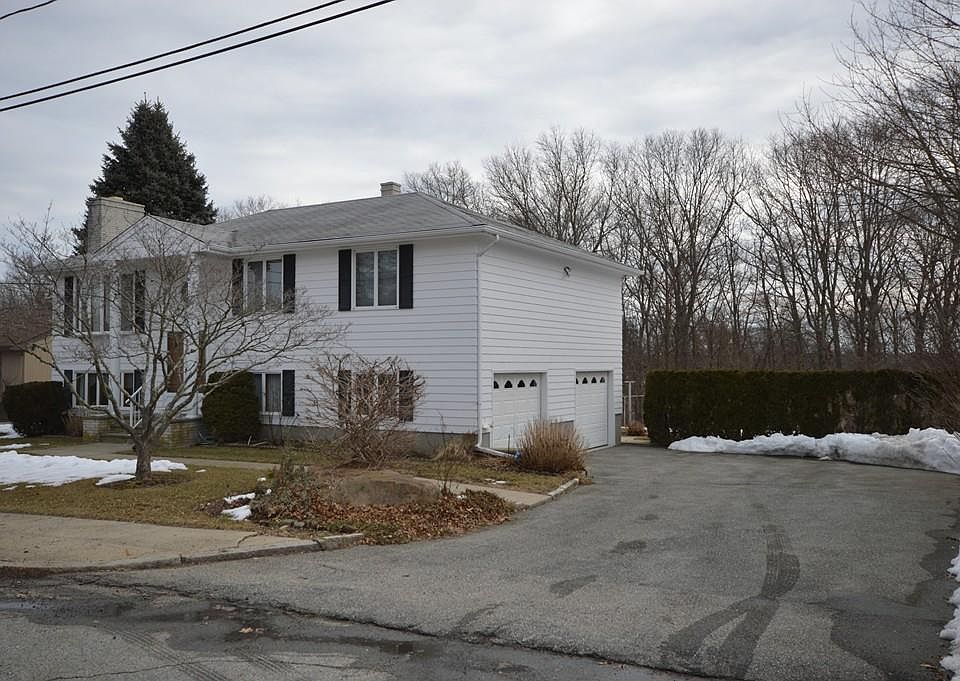 7 Hyacinth St, Fall River, MA 02720 Zillow