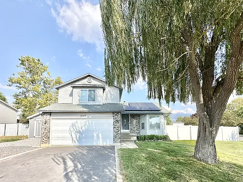 1908 N 200 W Photo 1