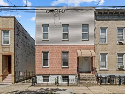 2013 Bleecker St, Flushing, NY, 11385