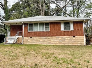 1088 Curtis Dr, Forest Park, GA
