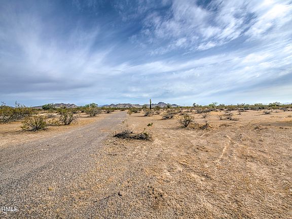 3rd image of 55099 W CRESTWOOD Street #-