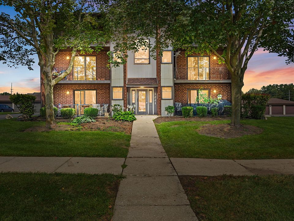 1st image of 1221 Chalet Rd APT 200