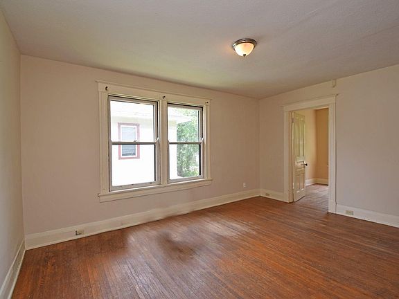 5th image of 1929 Hudson Ave #2