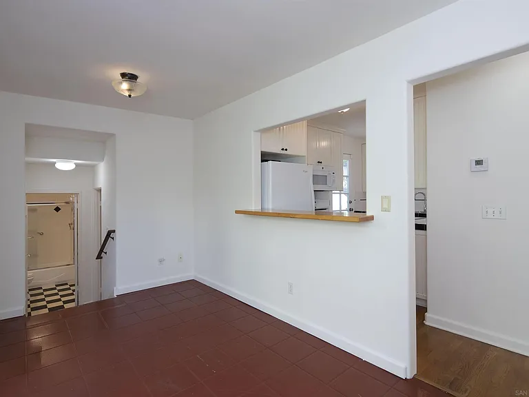 409 Dunemere Dr — Photo 10