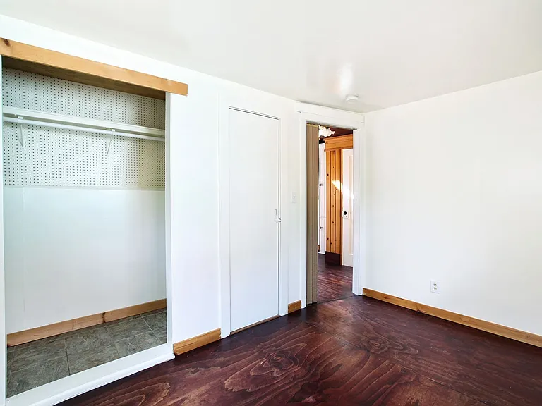 938 Madrona Beach Rd — Photo 12