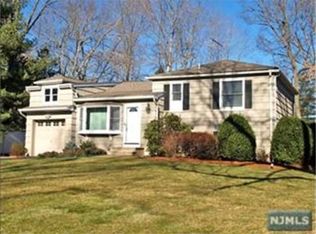 606 Stanley Pl, River Vale, NJ 07675