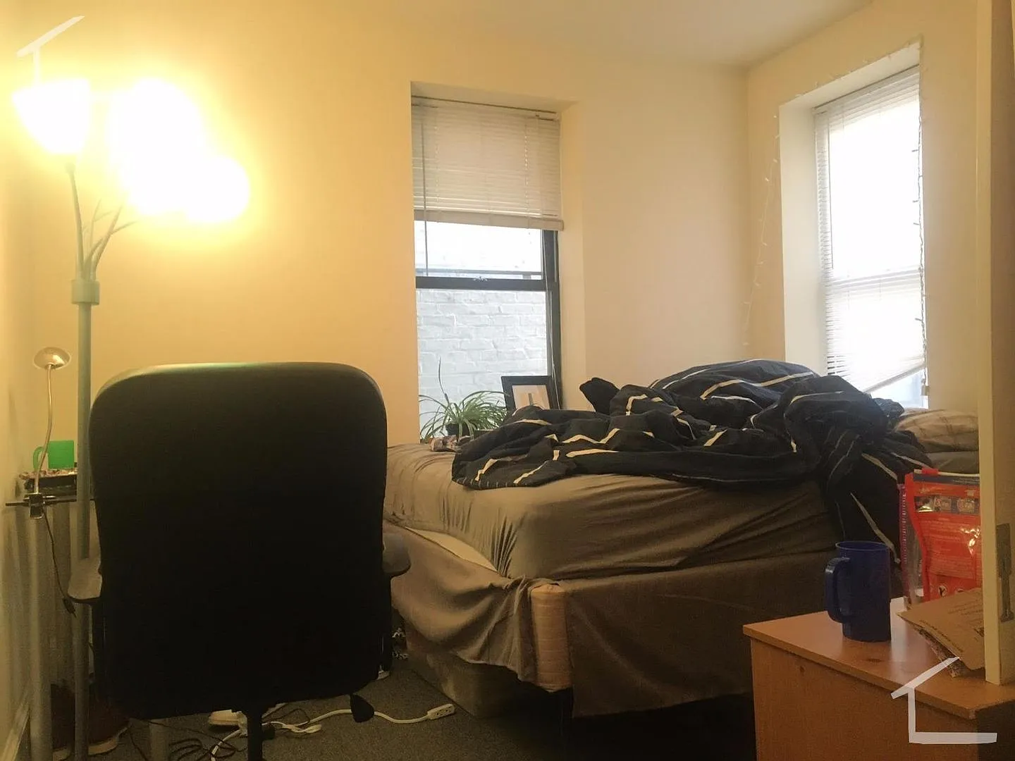 3 bedroom unit located right by by BU and Kenmore Square! — Photo 3