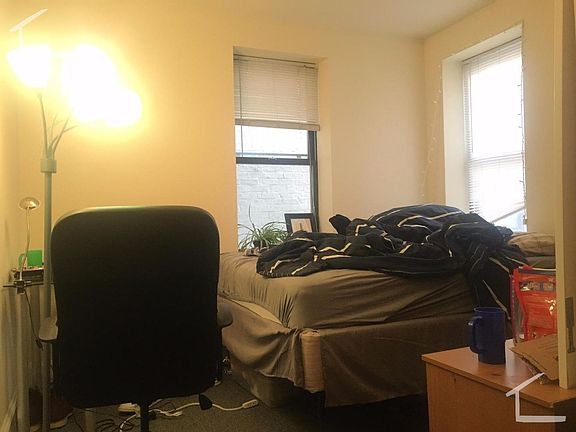 3rd image of 823 Beacon St #2B