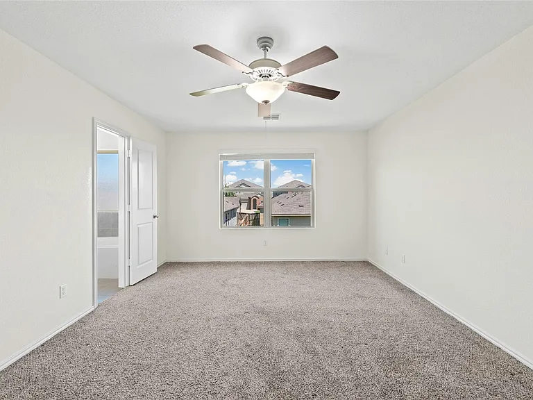 513 Circle Way — Photo 17