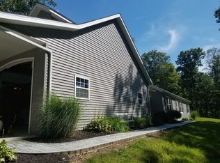 2207 Henderson School Rd NE, New Philadelphia, OH 44663