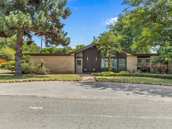1601 W Carolina Ave, Chickasha, OK 73018
