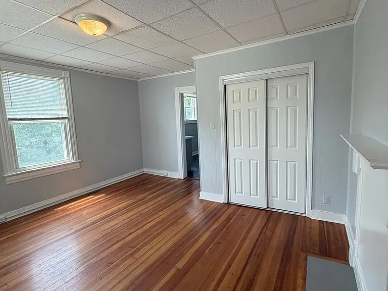 114 Schoolfield Dr — Photo 4