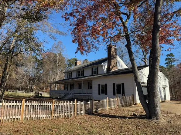 5208 Saddle Brook Rd, Oak Ridge, NC 27310