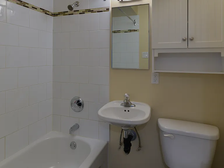 1450 Chestnut St — Photo 12