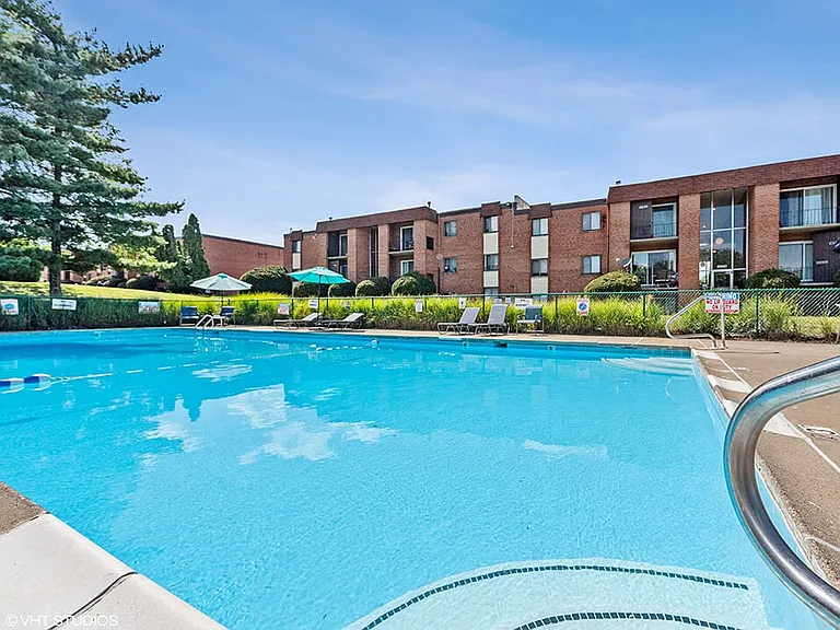 Sparkling Swimming Pool!