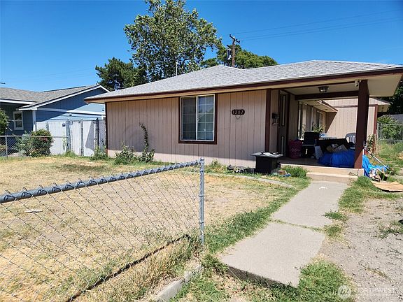 2nd image of 1202 Willard Avenue