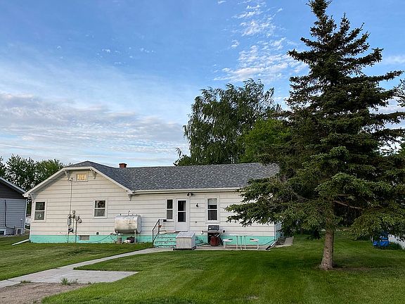 2nd image of 165 2nd St E