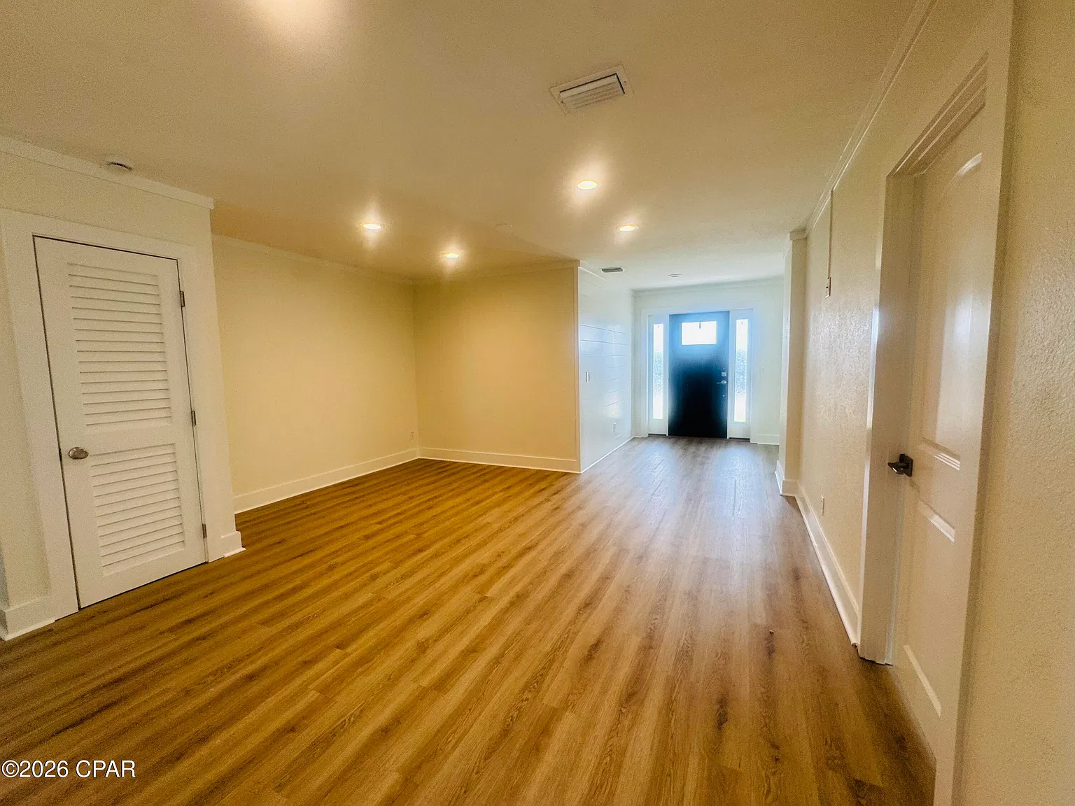 3 bed, 1300 sqft, $3,500 — Photo 2