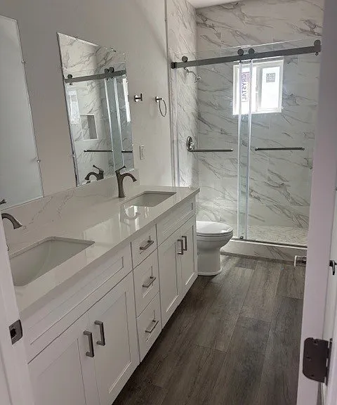 1525 Redondo Ave #E — Photo 2