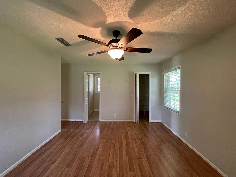 105 Kingston Dr — Photo 13