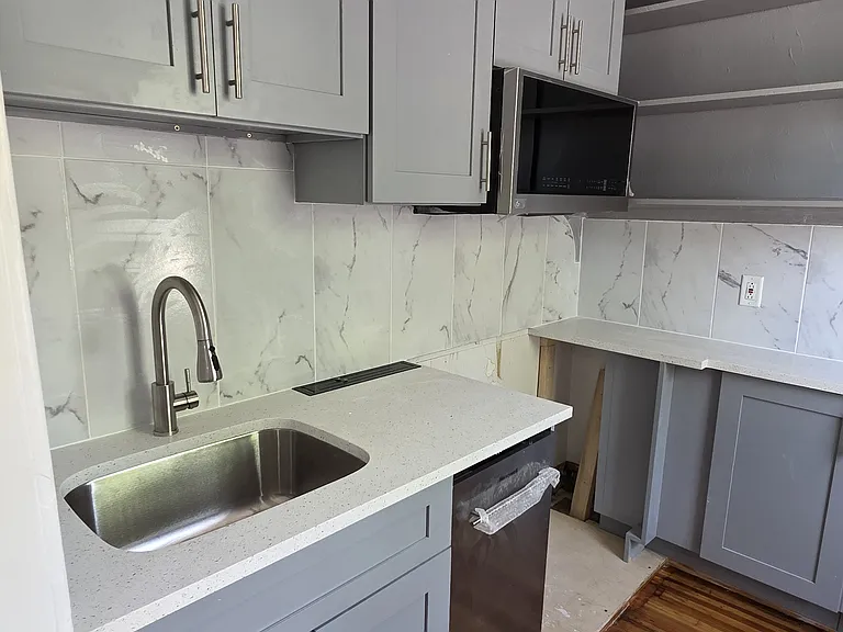 306 Hudson Ave #2F — Photo 8