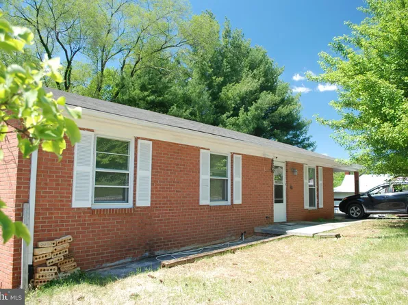 1011 Wine St, Front Royal, VA 22630