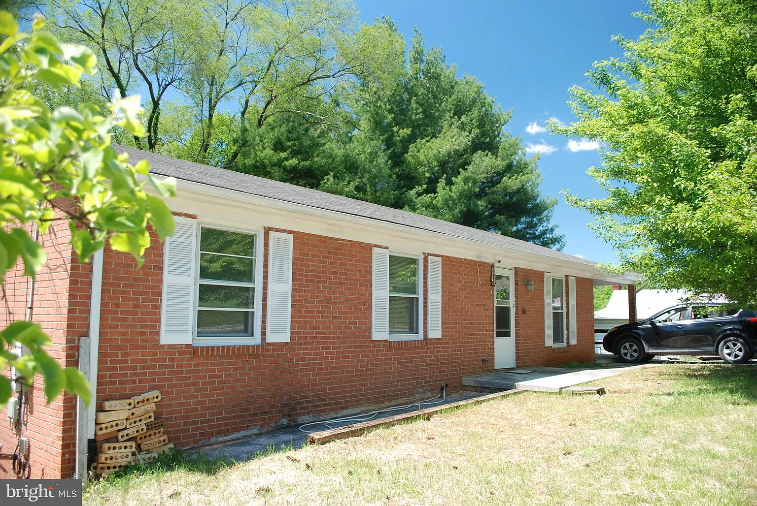 1011 Wine St photo 1