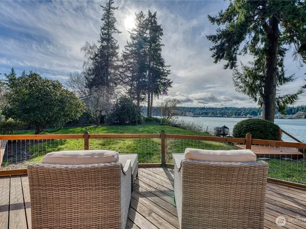 2735 Marine Drive, Bremerton, WA 98312