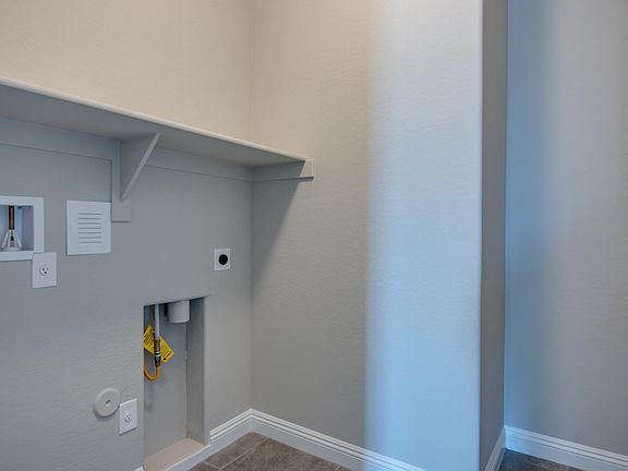 5th image of 4392 N Presidio Dr