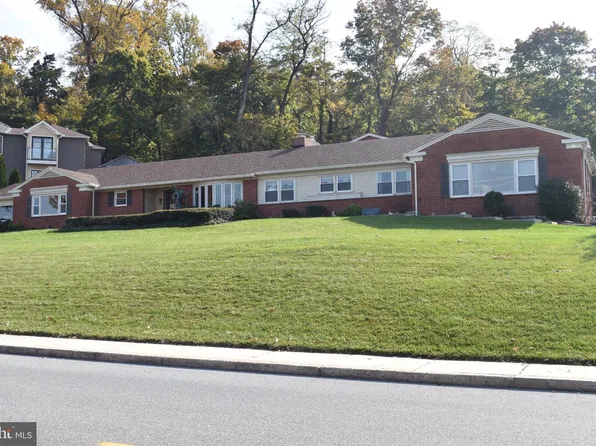 75 Spring Garden St, Ephrata, PA 17522