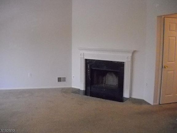 3rd image of 107 Gregory Ln #1806
