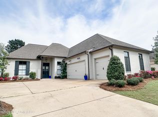 120 Greenway Ln, Madison, MS 39110