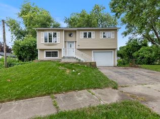 105 Cedarwood Ct, Bolingbrook, IL 60440
