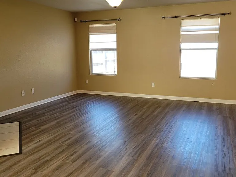 2611 Echo Dr — Photo 7
