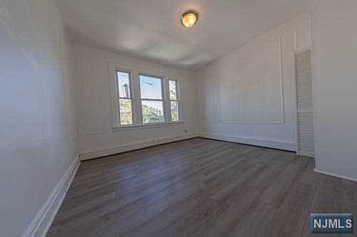 1st image of 259-261 S Munn Ave