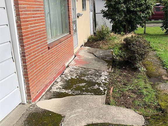 4th image of 223 E 62nd St