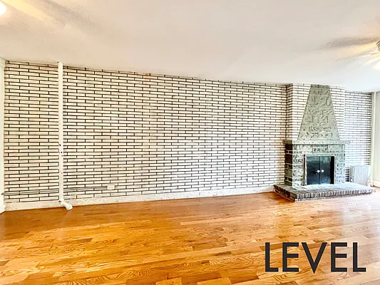 Rented by Level Group | media 2